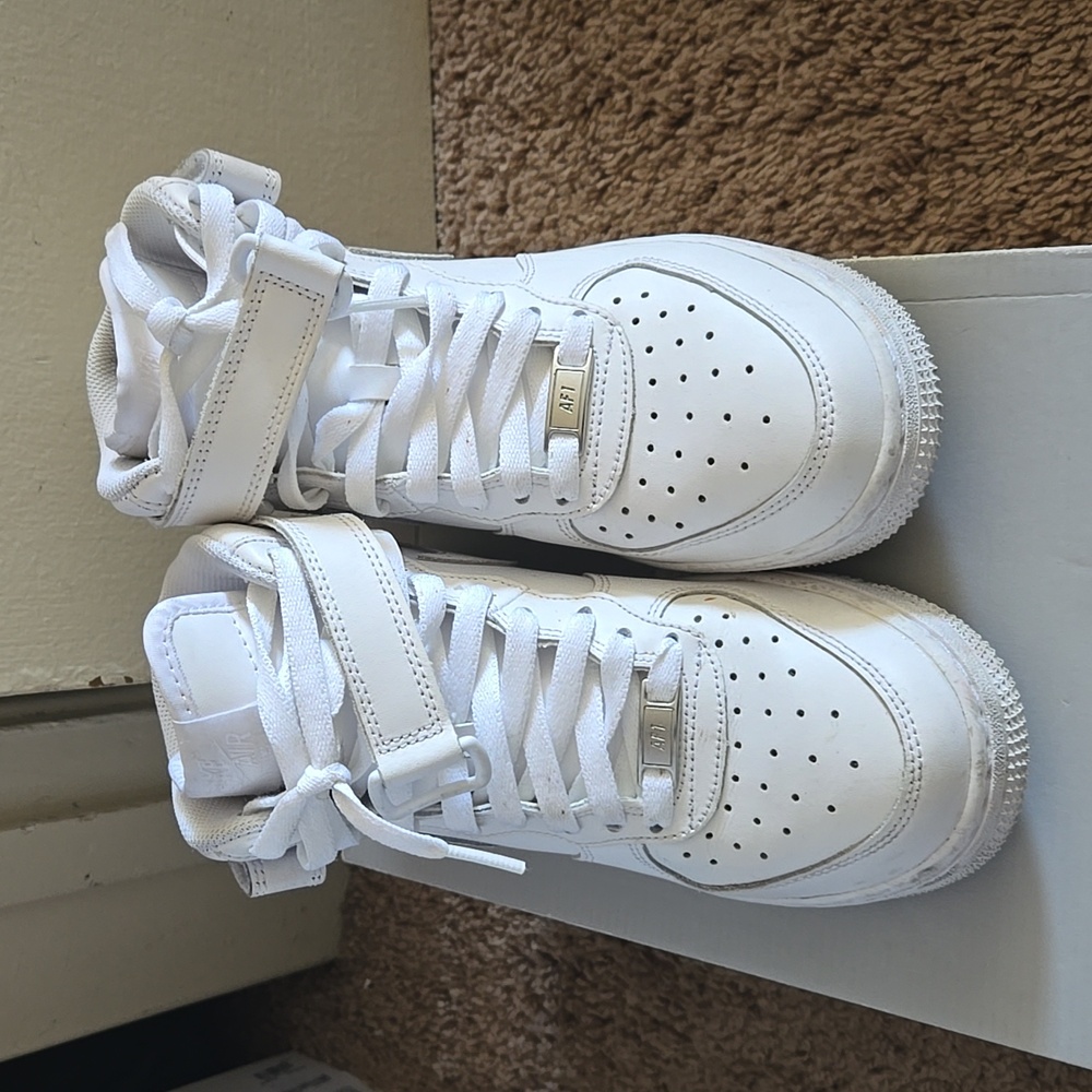Air force 1s mid